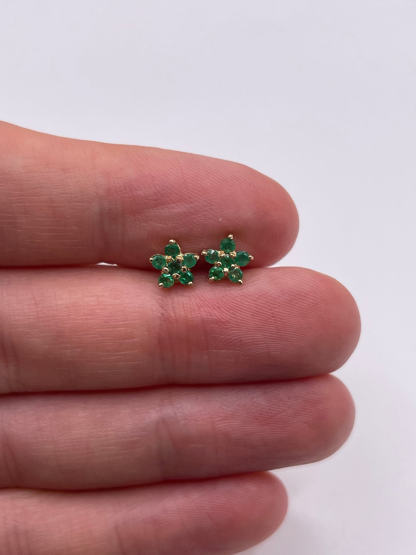 9ct gold emerald cluster earrings