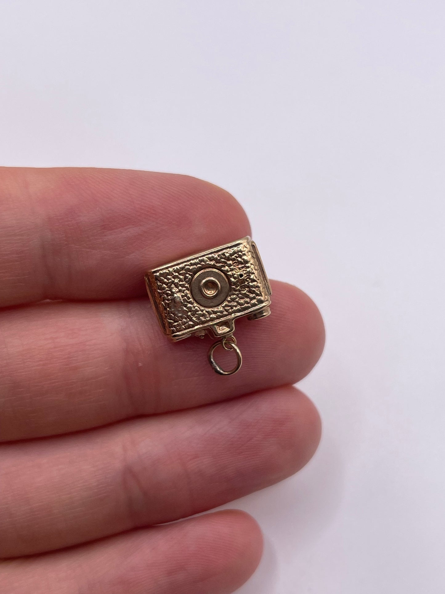 9ct gold camera charm