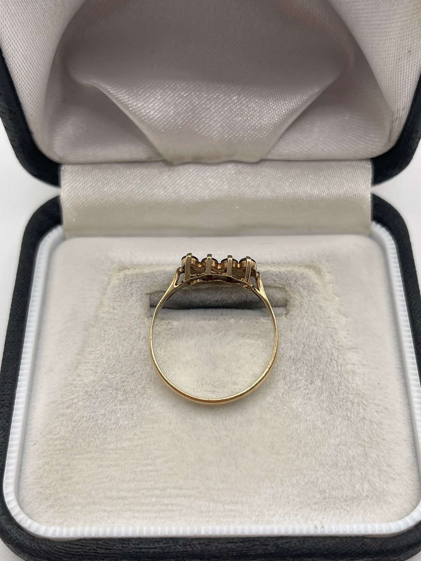 9ct gold garnet cluster ring