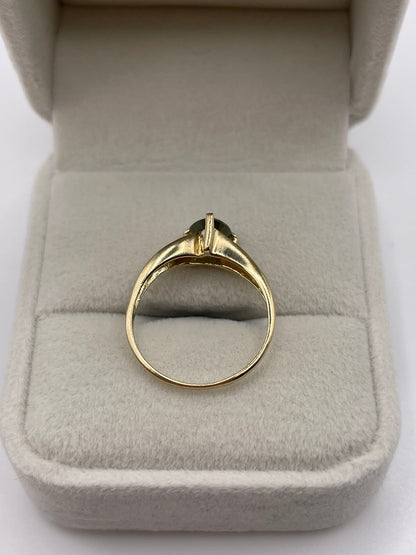 9ct gold quartz ring