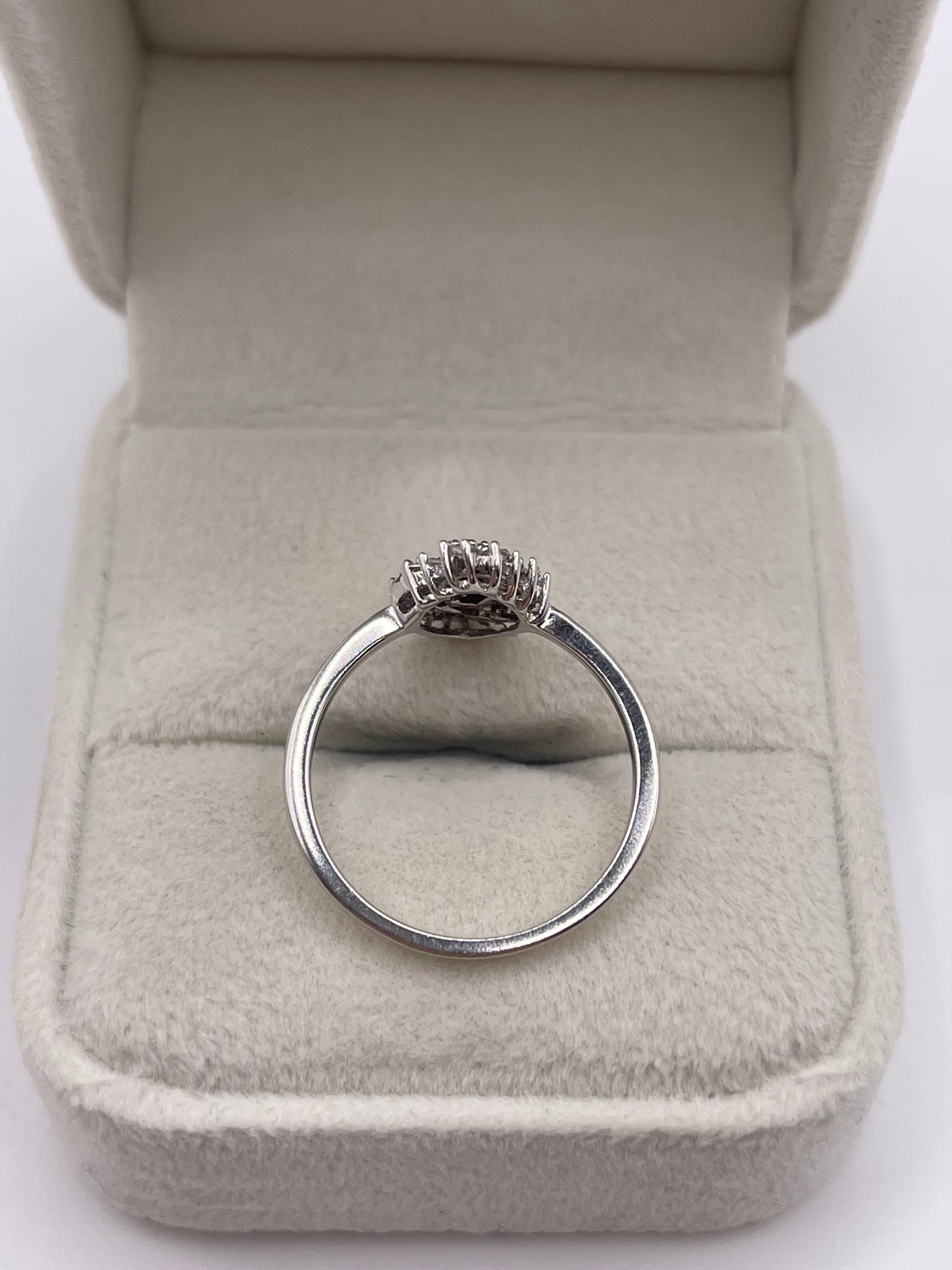 9ct white gold diamond cluster ring