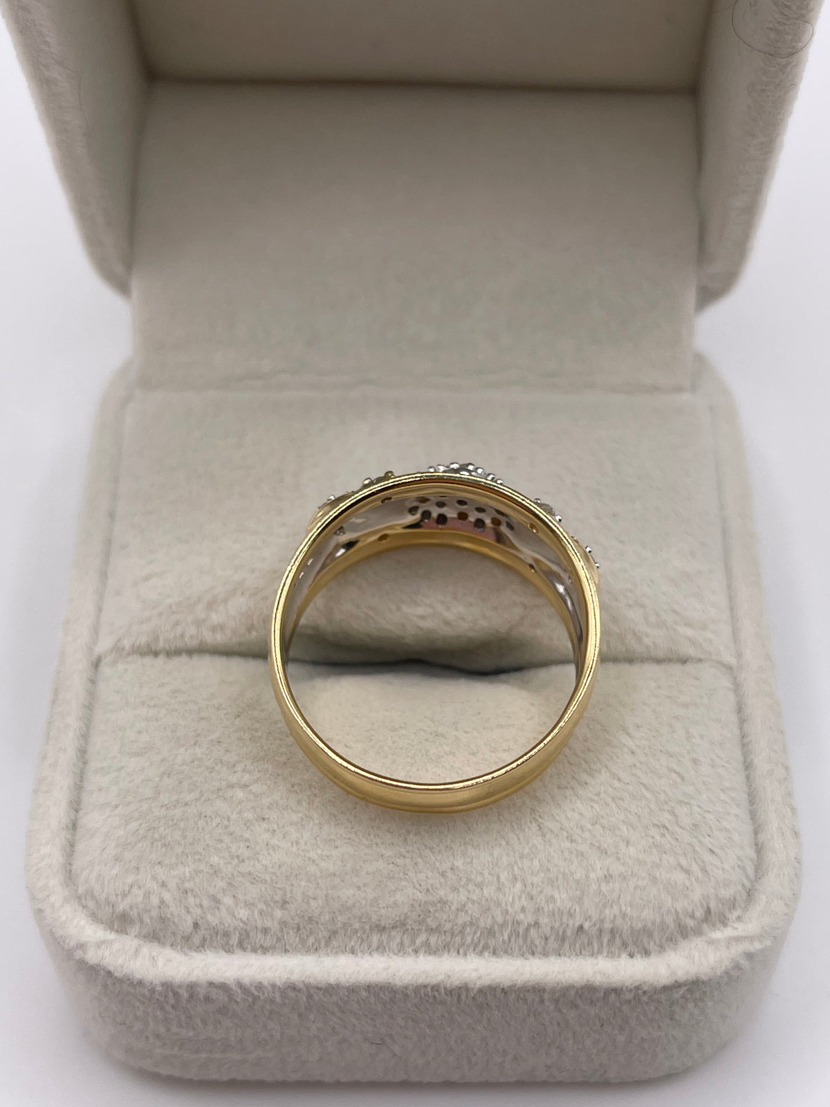 18ct gold diamond cluster ring