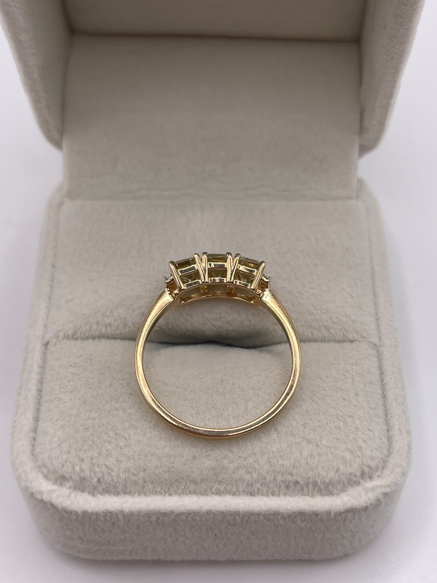 9ct gold quartz and diamond ring