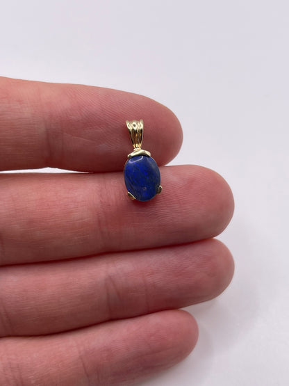 9ct gold opal pendant