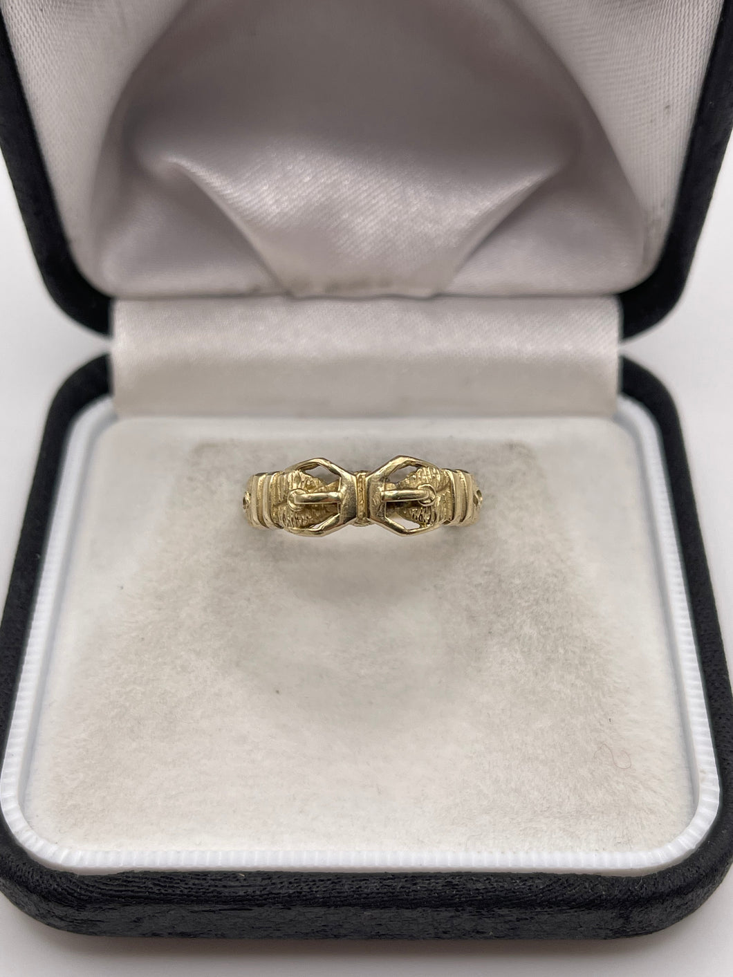 9ct gold double buckle ring