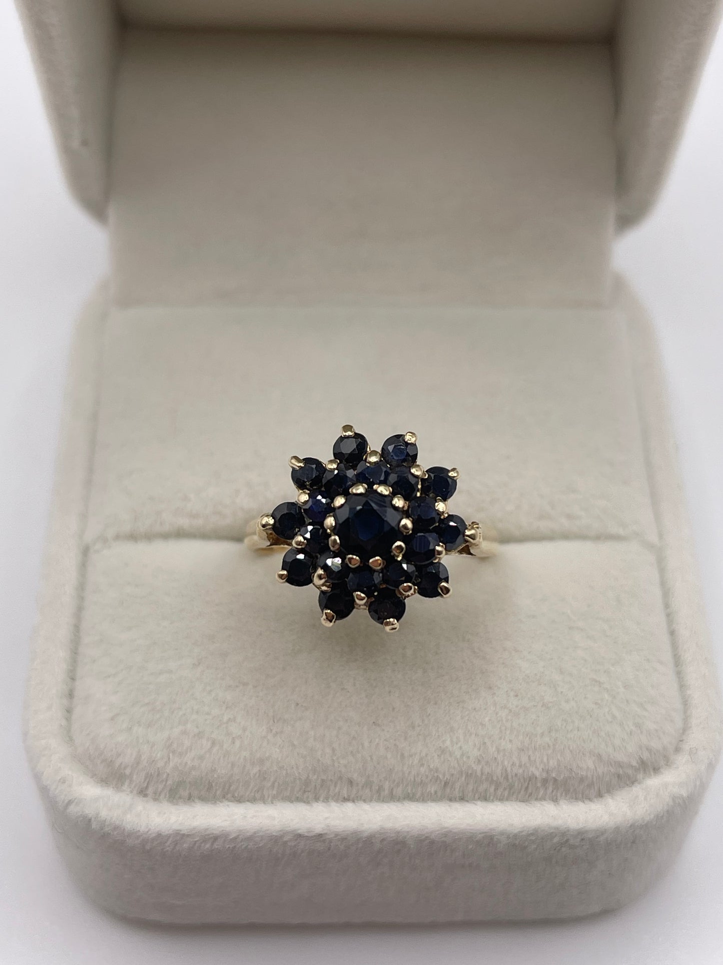 9ct gold sapphire cluster ring