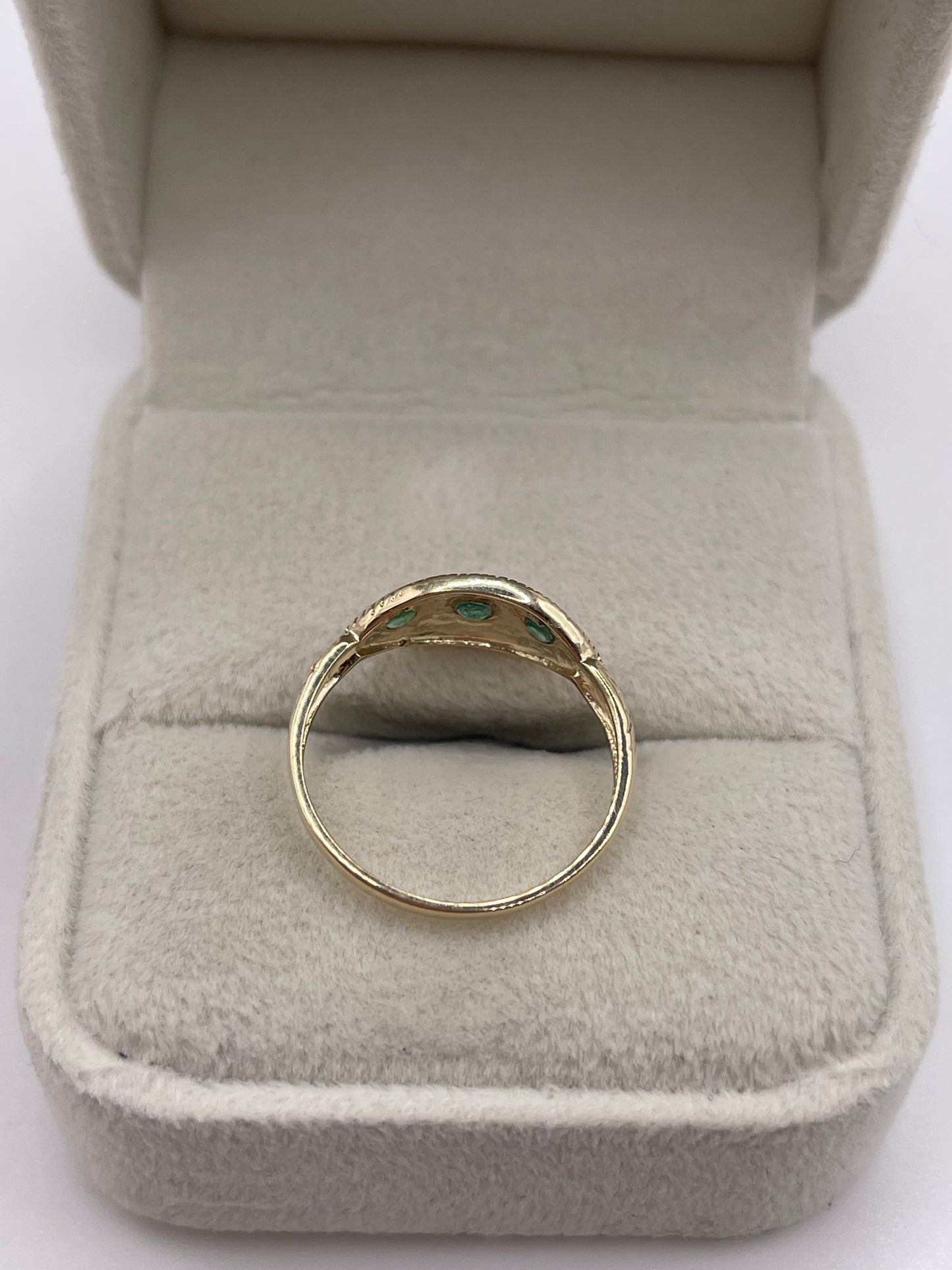 9ct gold emerald gypsy ring
