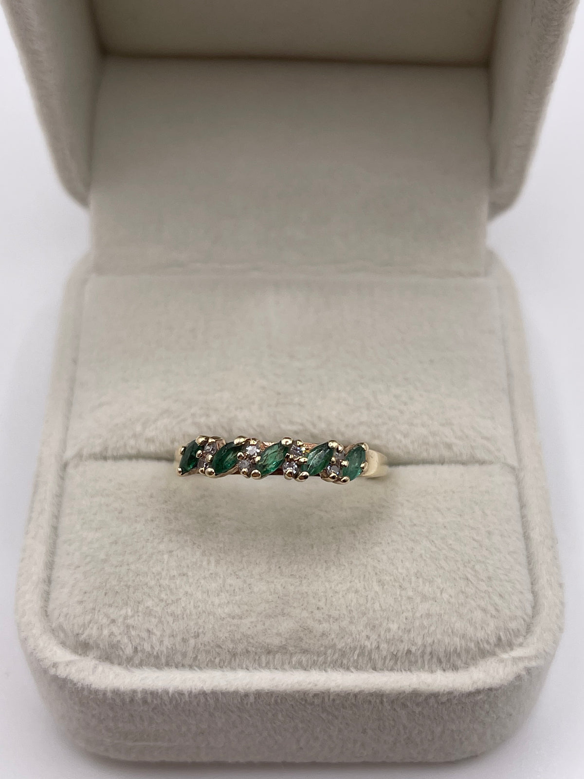 9ct gold emerald and diamond ring