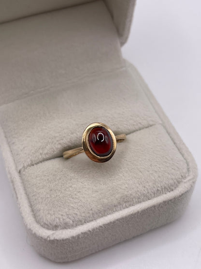 9ct gold cabochon garnet ring