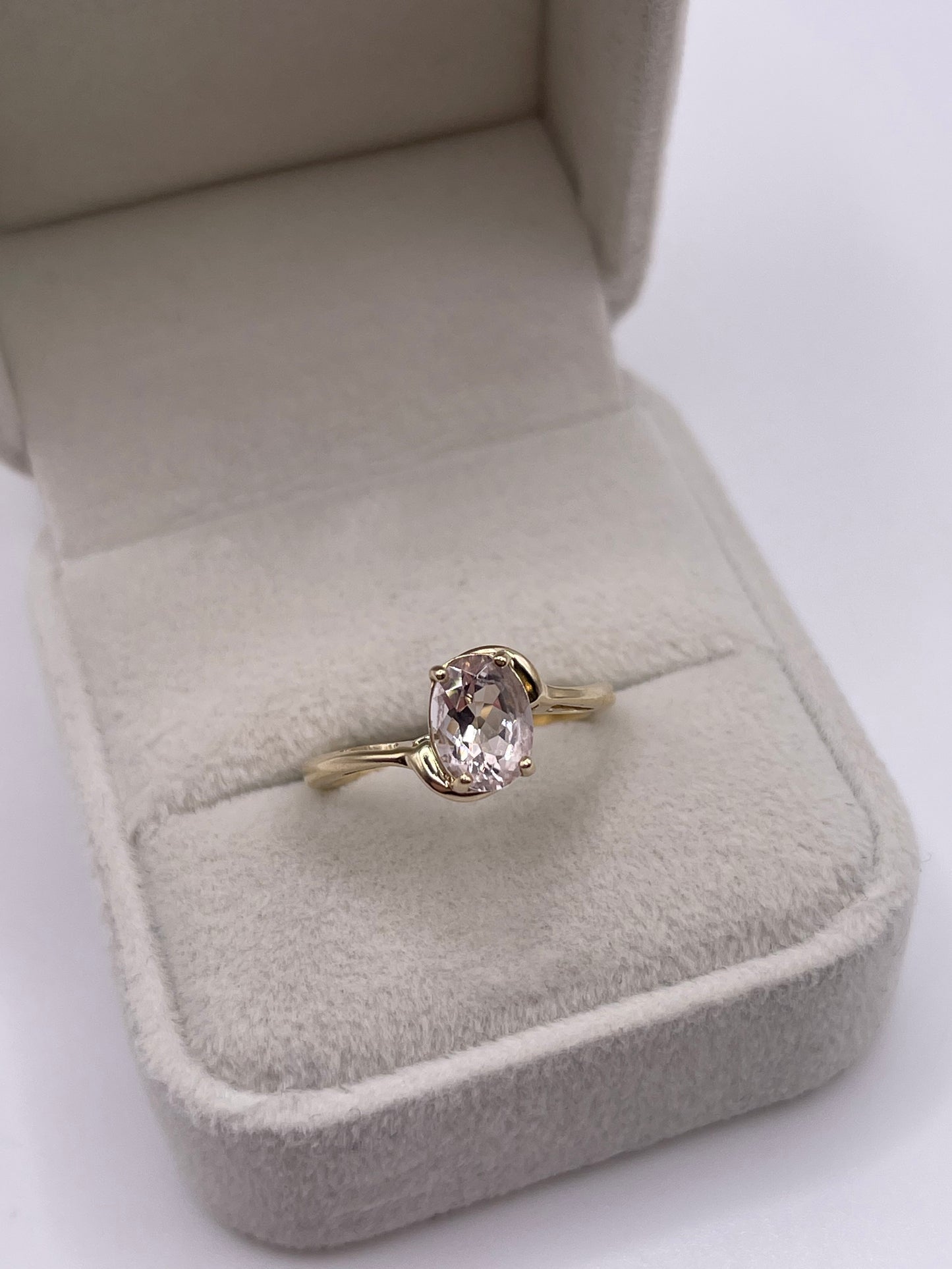 9ct gold morganite ring
