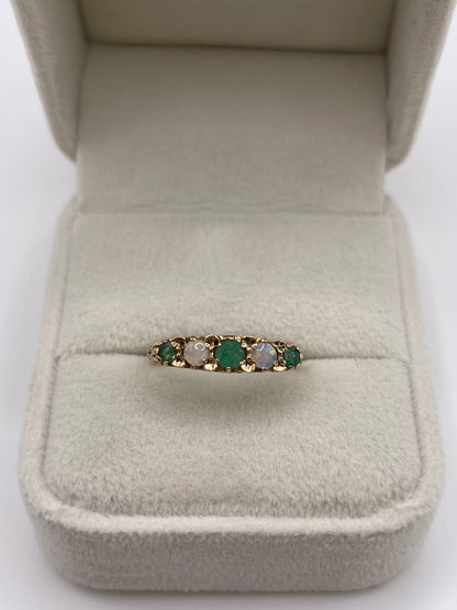 18ct gold emerald and opal ring