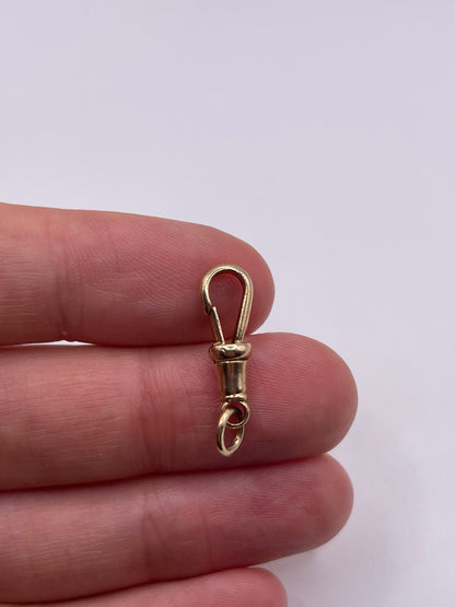 9ct gold dog clip 11