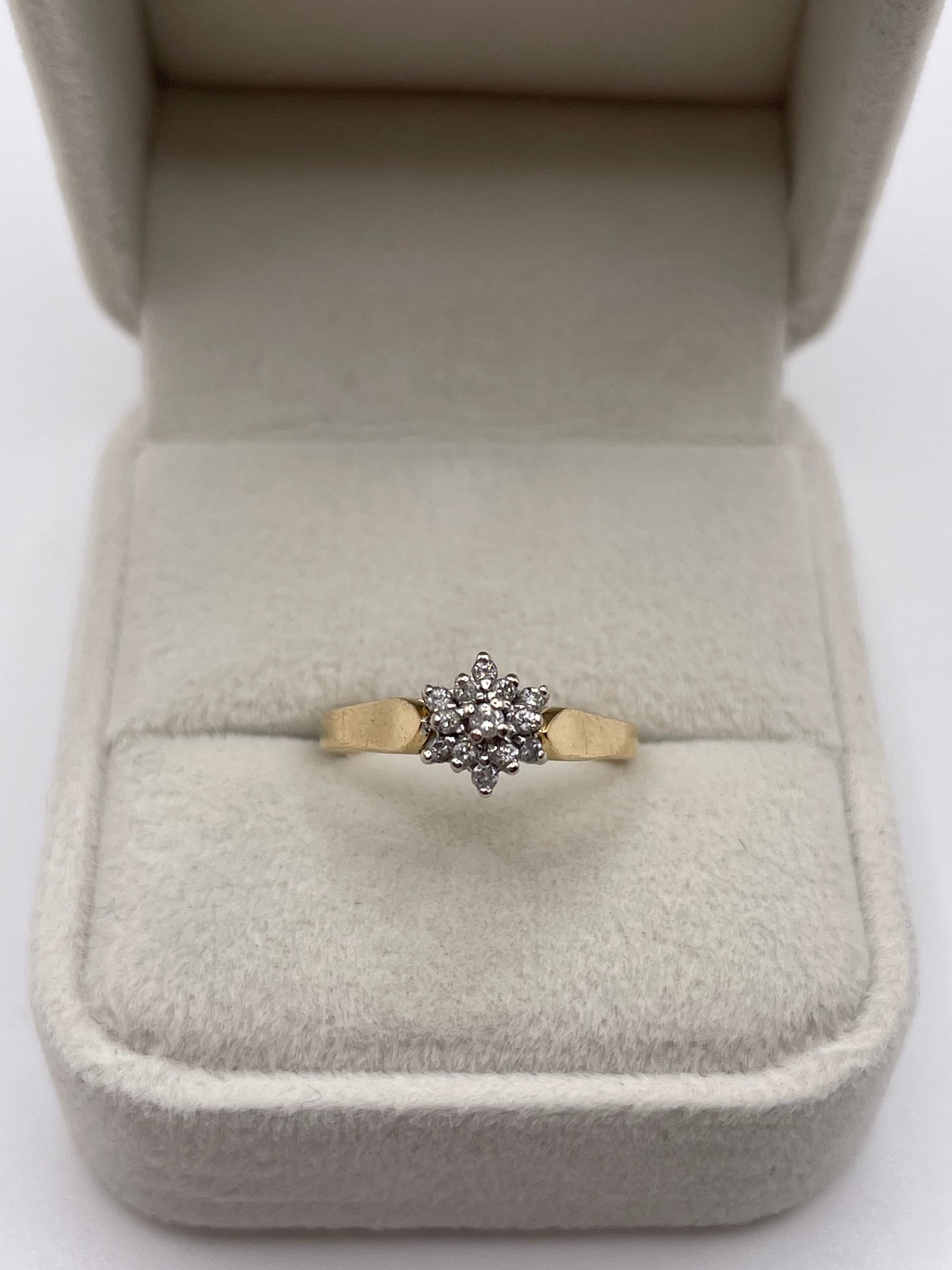 14ct gold diamond cluster ring