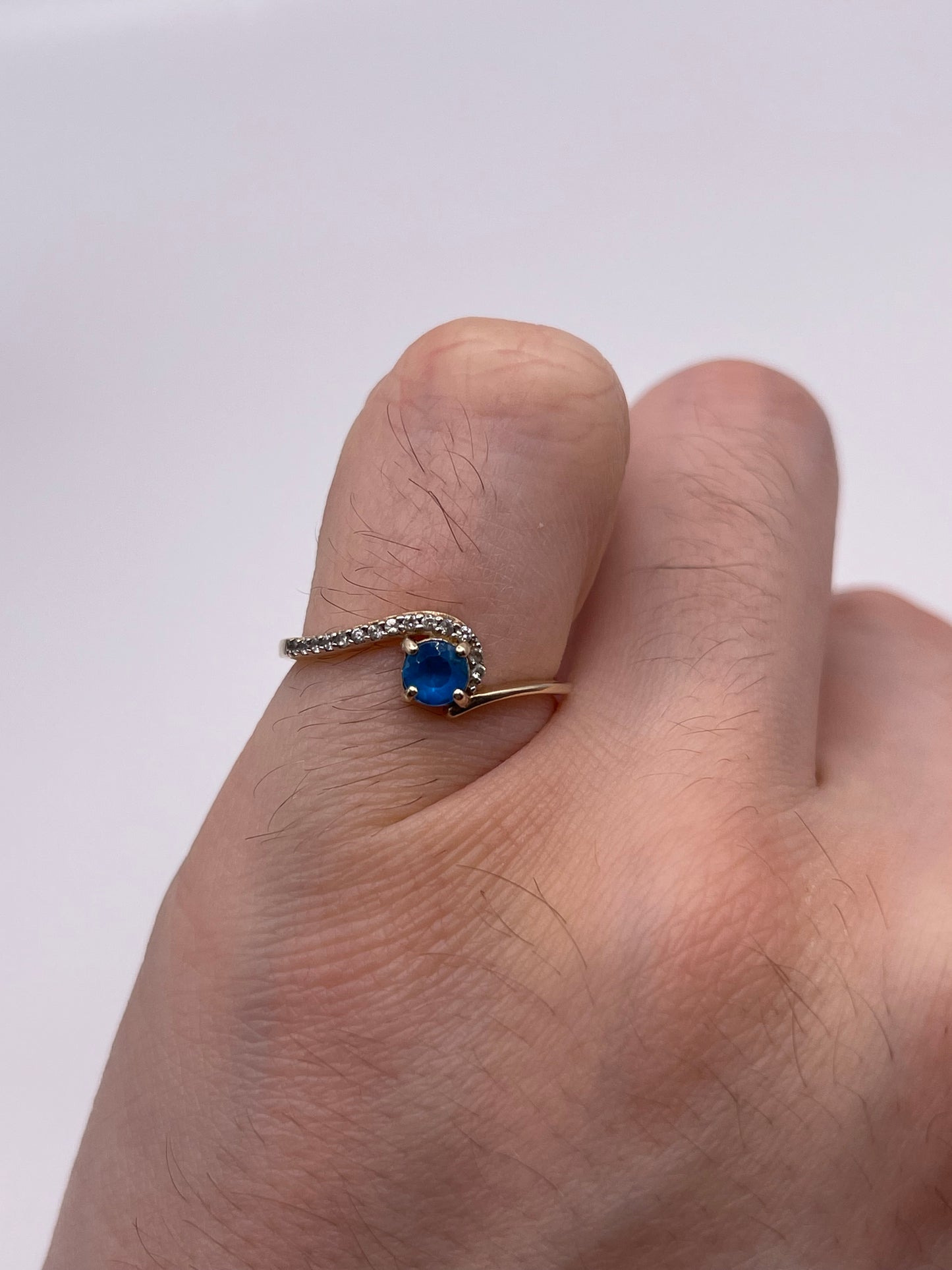 9ct gold apatite and zircon ring