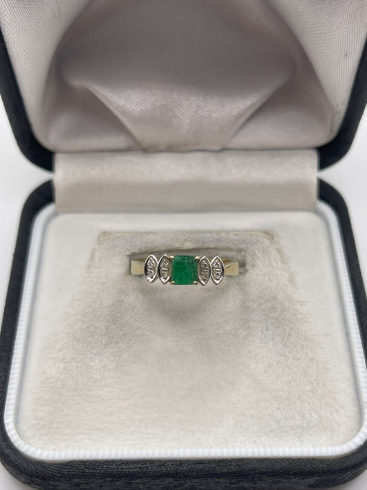 14ct gold emerald and diamond ring