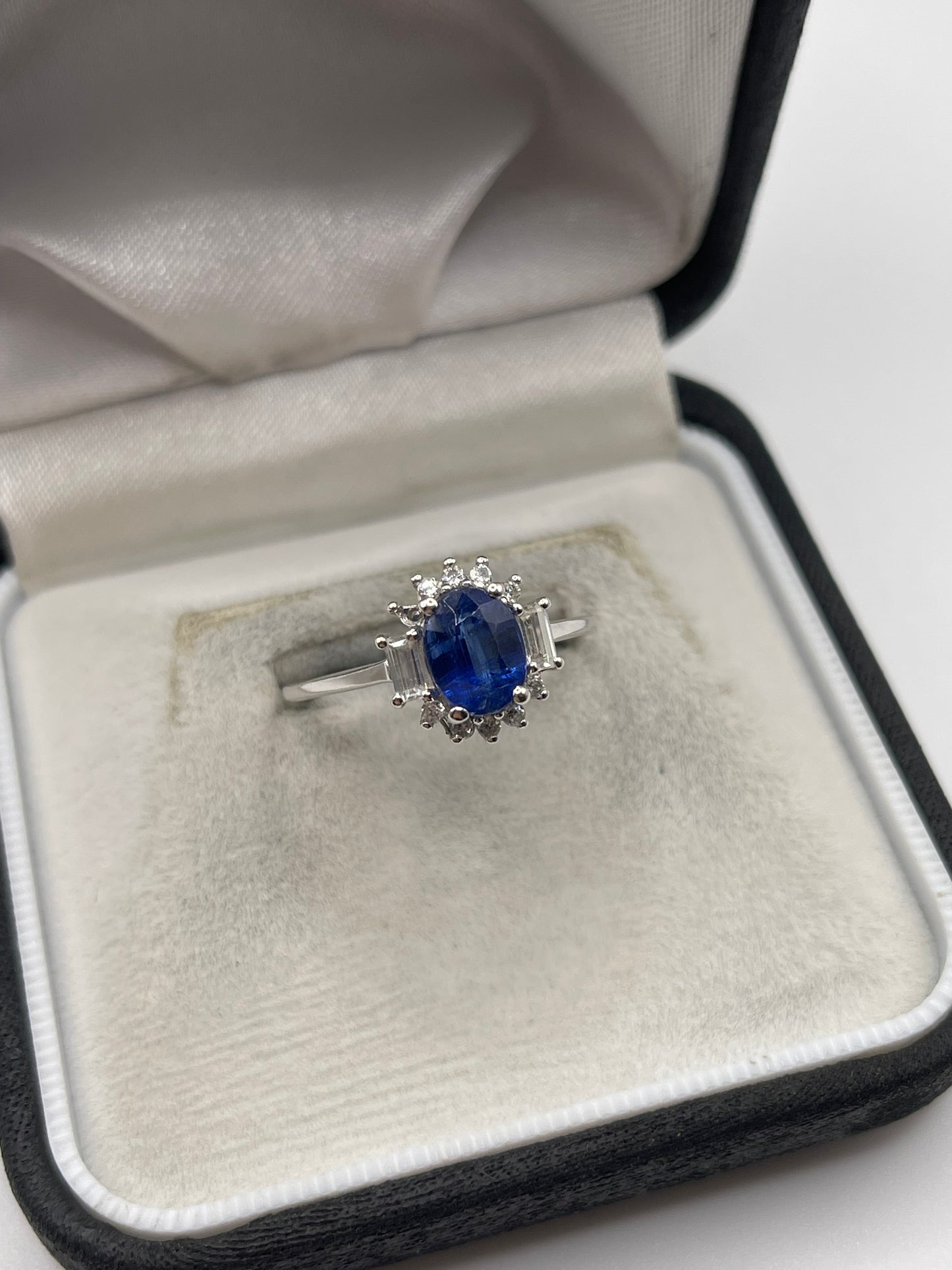 9ct white gold kyanite and zircon ring