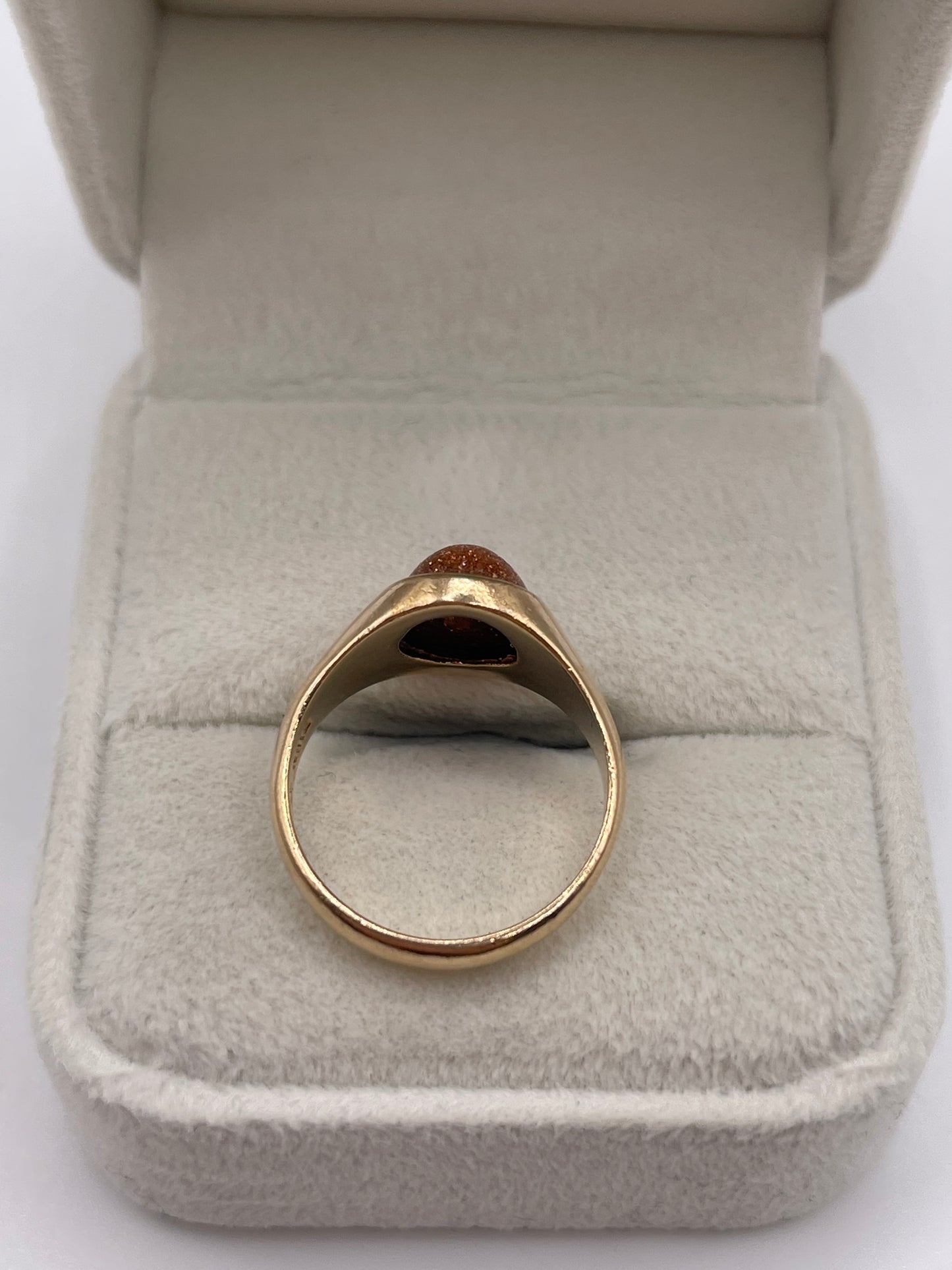 9ct gold sandstone signet ring