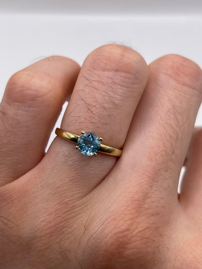 9ct gold blue topaz ring