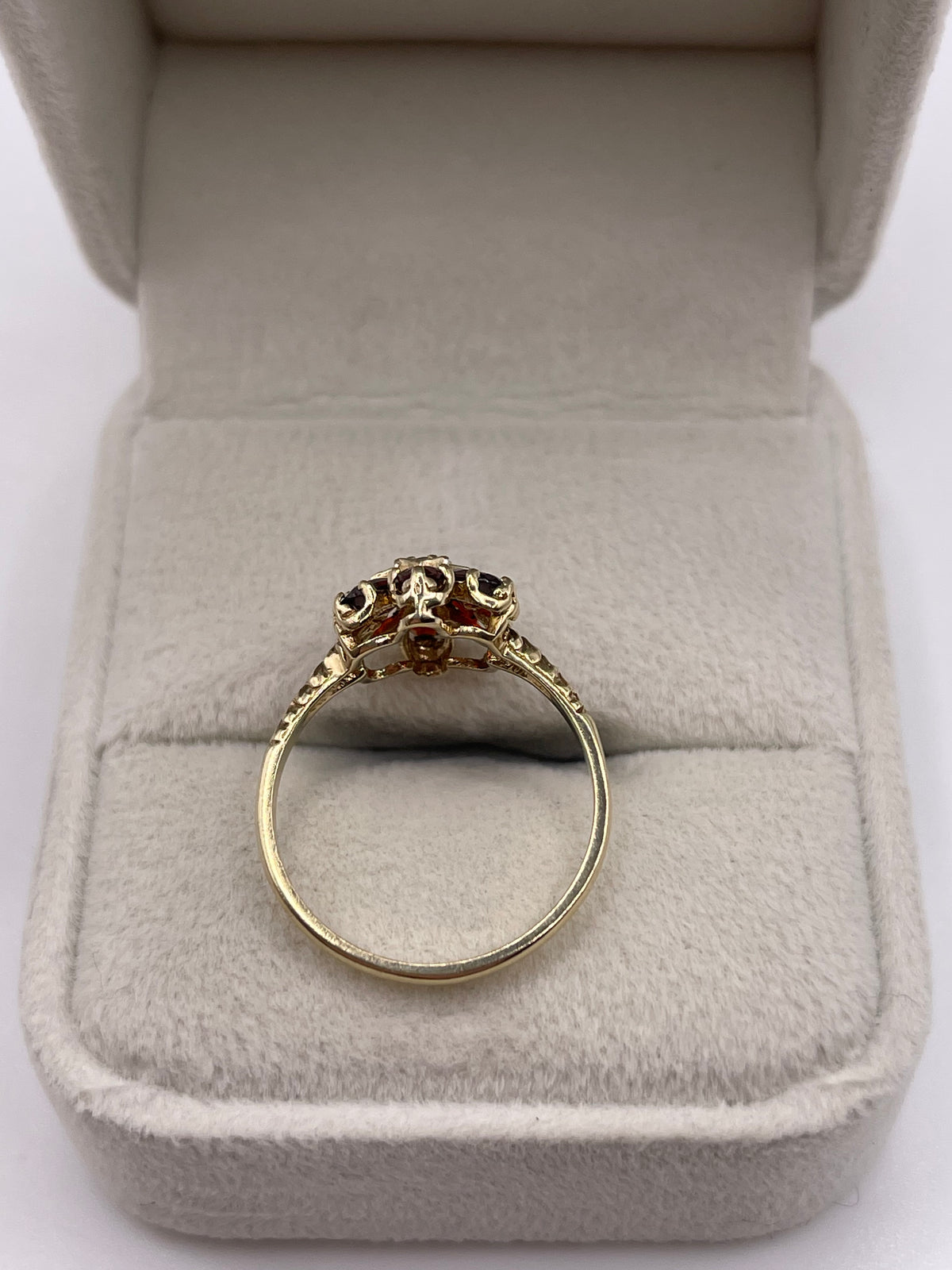 9ct gold garnet cluster ring