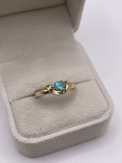 9ct gold emerald ring