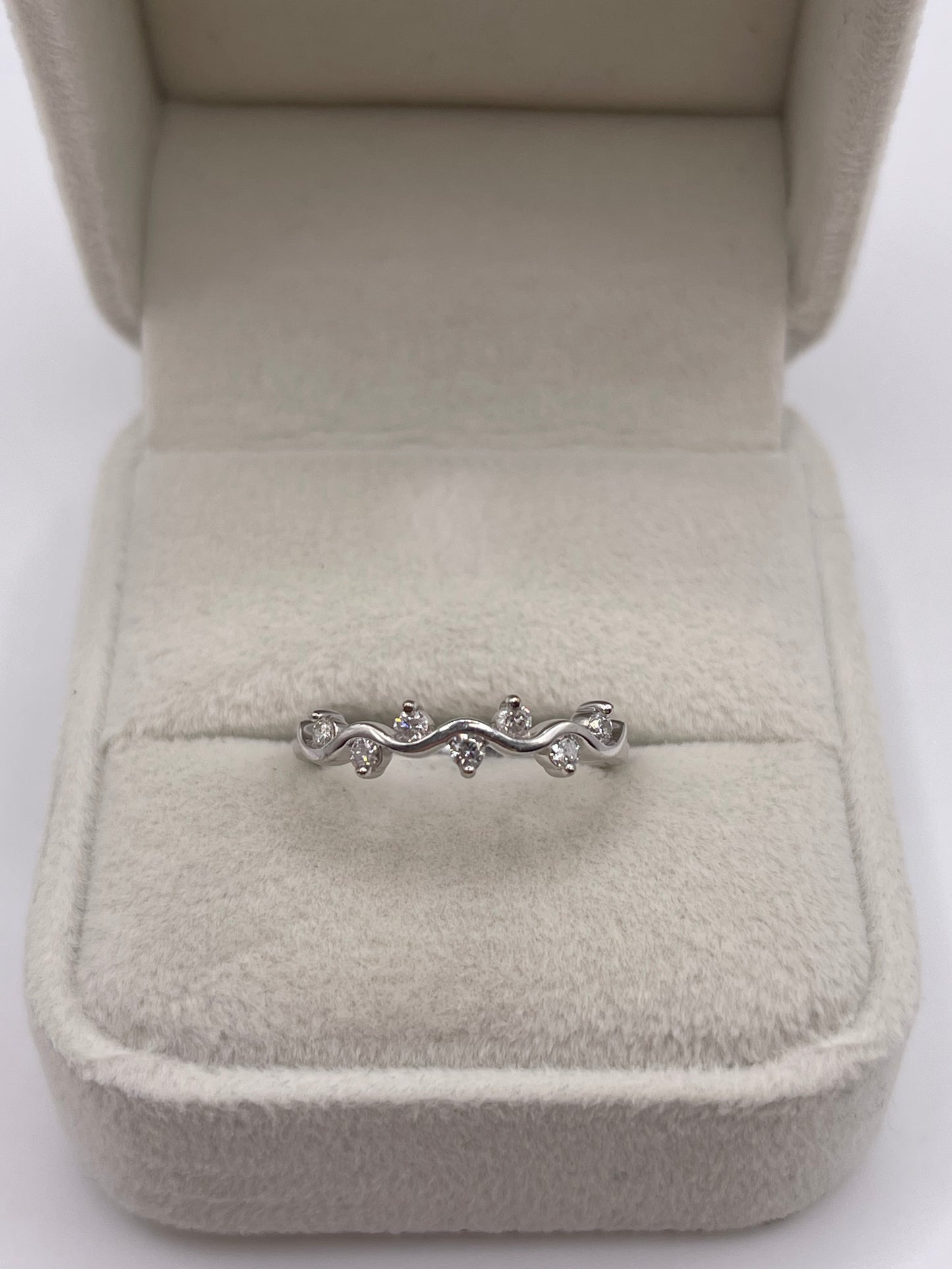 9ct white gold diamond ring