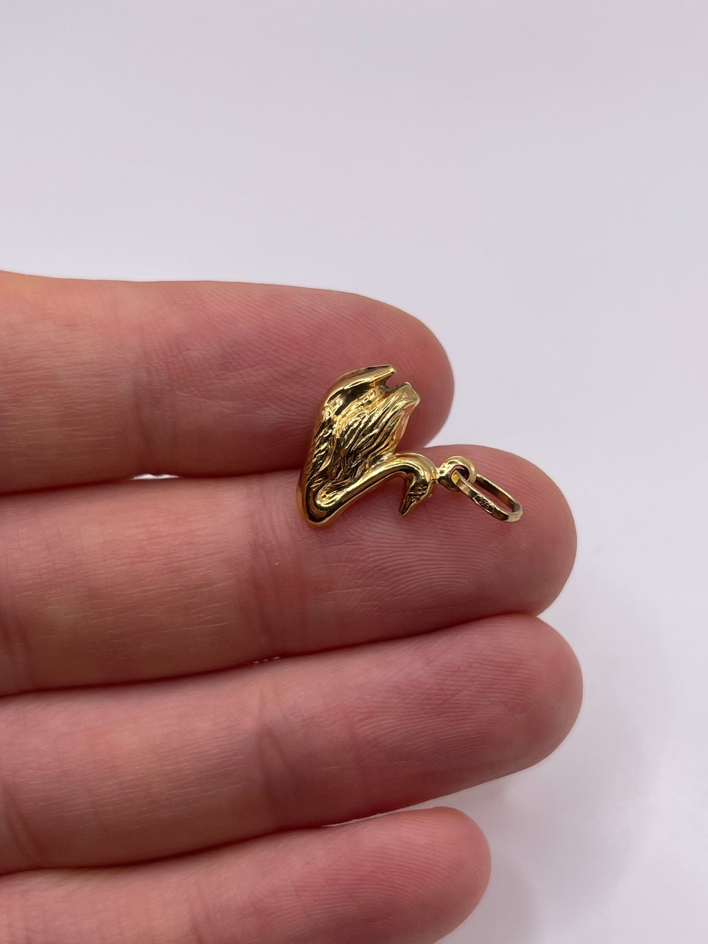 9ct gold swan charm