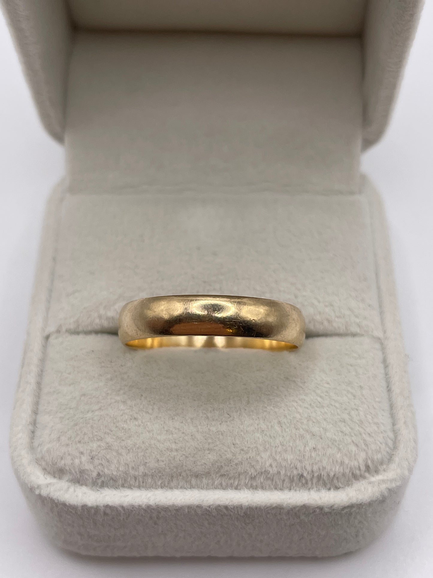 9ct gold band