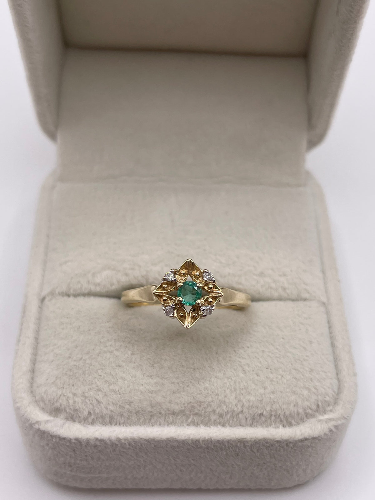 9ct gold emerald and diamond ring