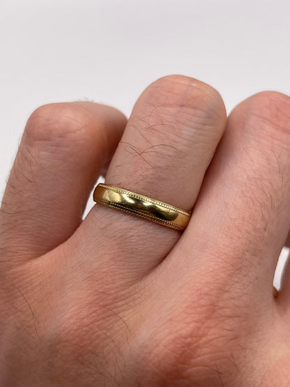 9ct gold patterned band