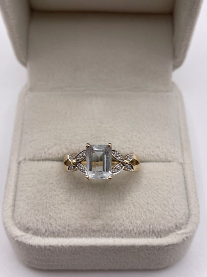 9ct gold aquamarine and diamond ring