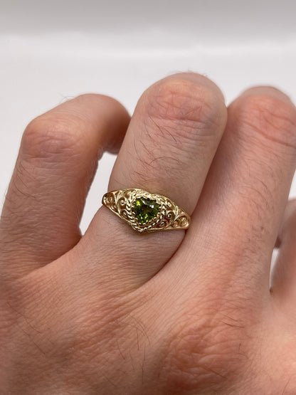 9ct gold peridot heart ring