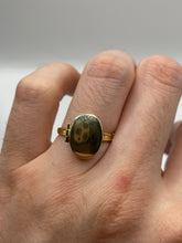 Load image into Gallery viewer, 9ct gold locket ring
