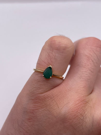 9ct gold emerald ring
