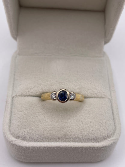18ct gold sapphire and diamond ring