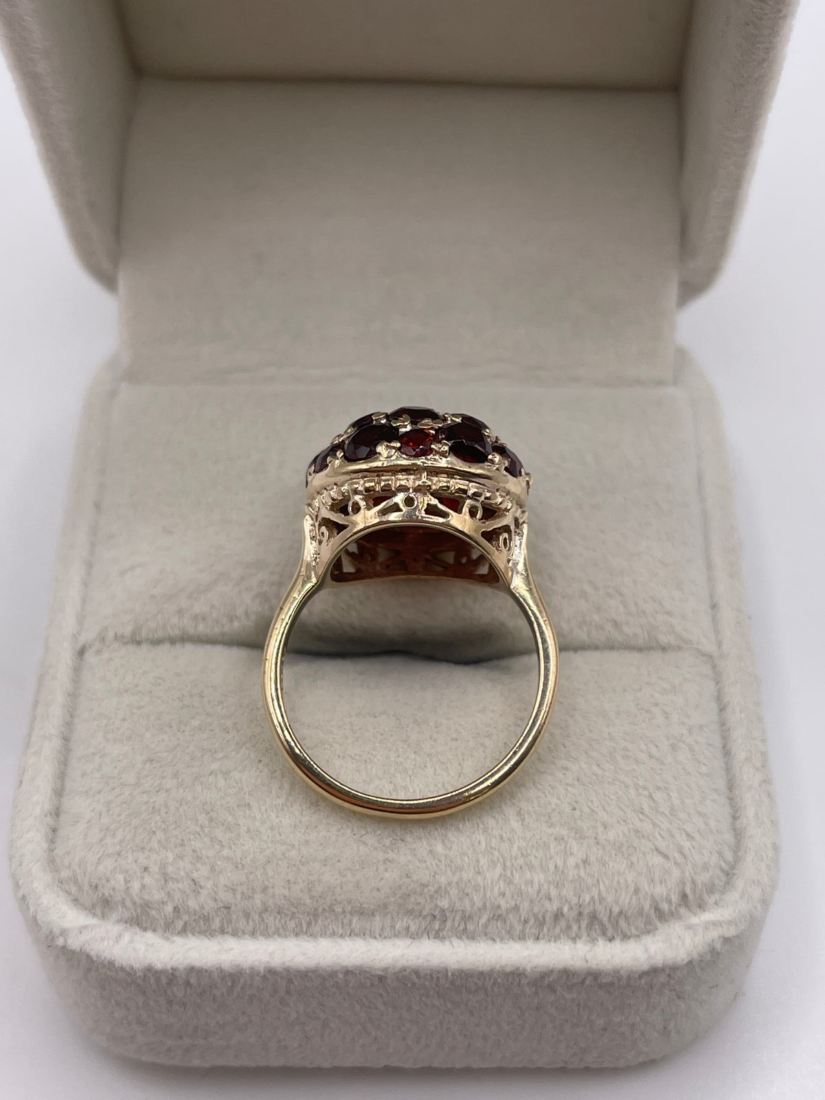 9ct gold garnet cluster ring