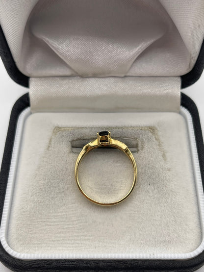 18ct gold sapphire and diamond ring