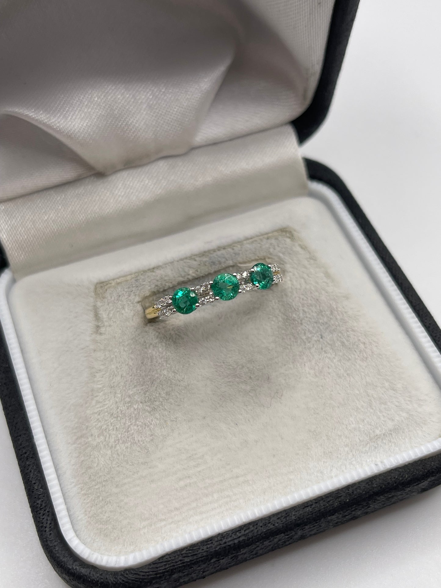 18ct gold emerald and diamond ring