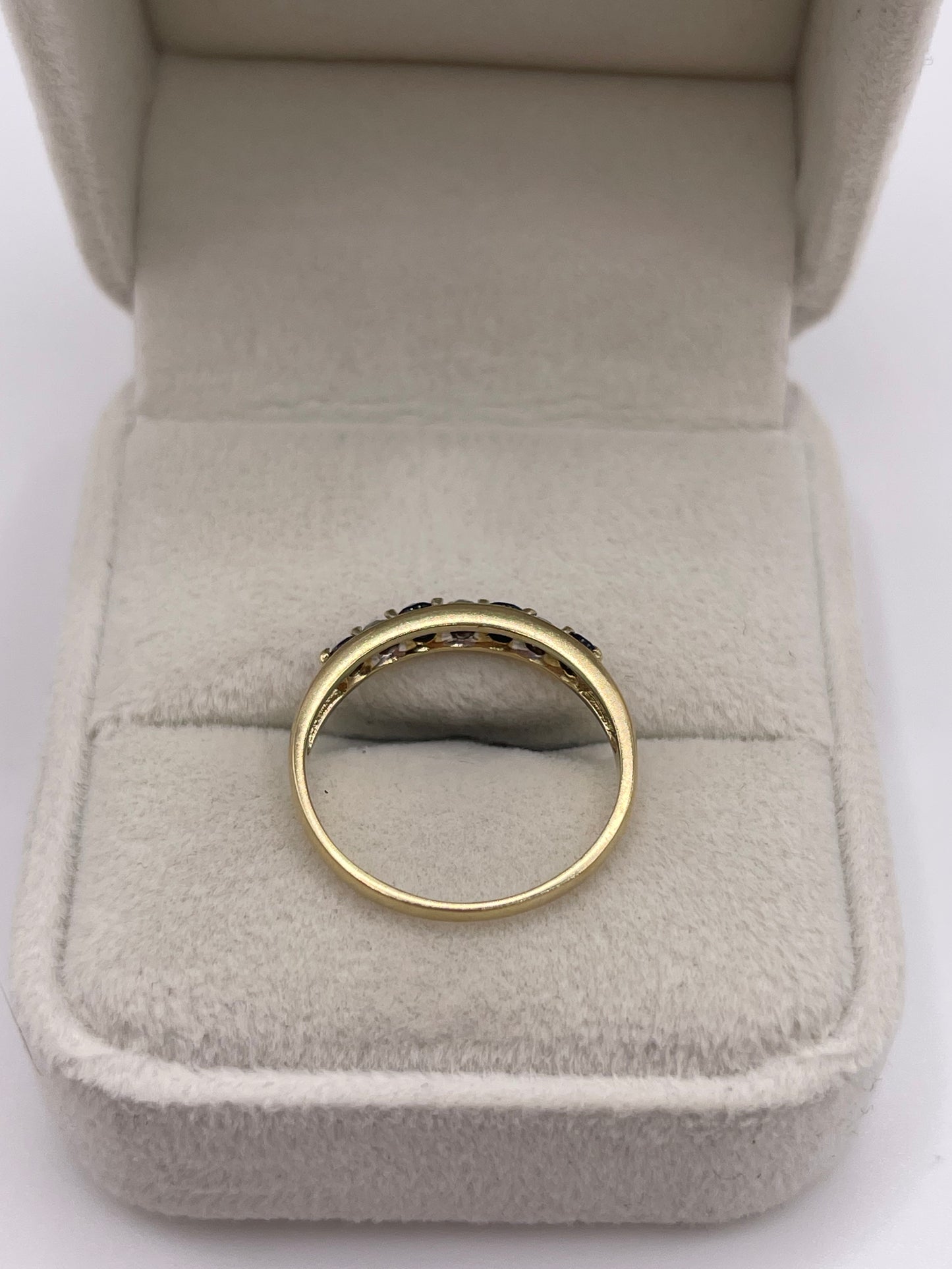 9ct gold sapphire and diamond ring