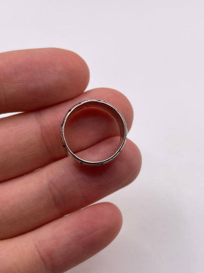 Silver engraved band