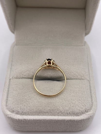 9ct gold garnet heart ring