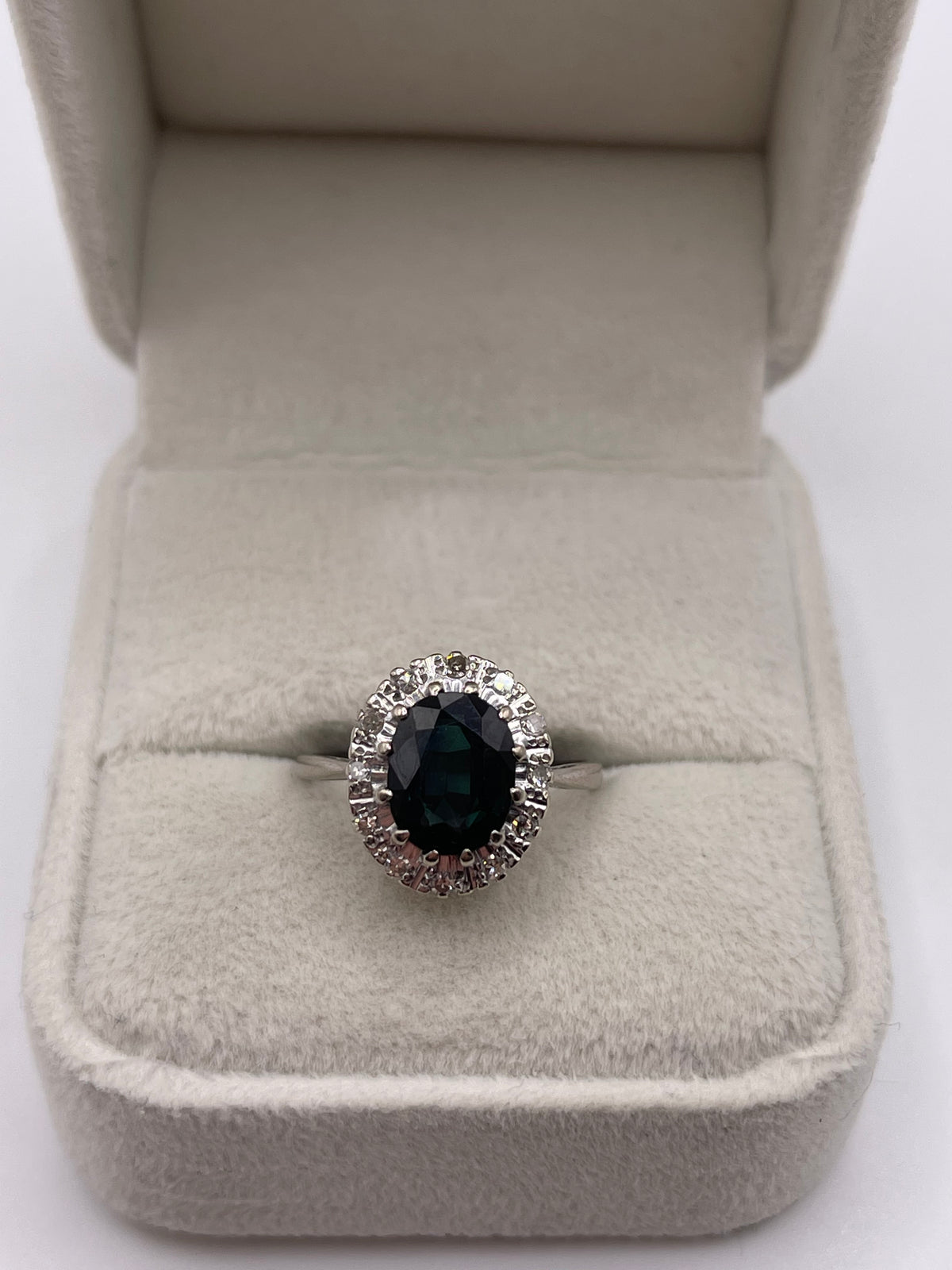 18ct white gold sapphire and diamond ring