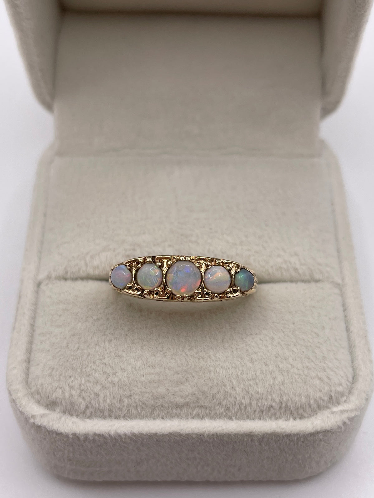 9ct gold opal ring