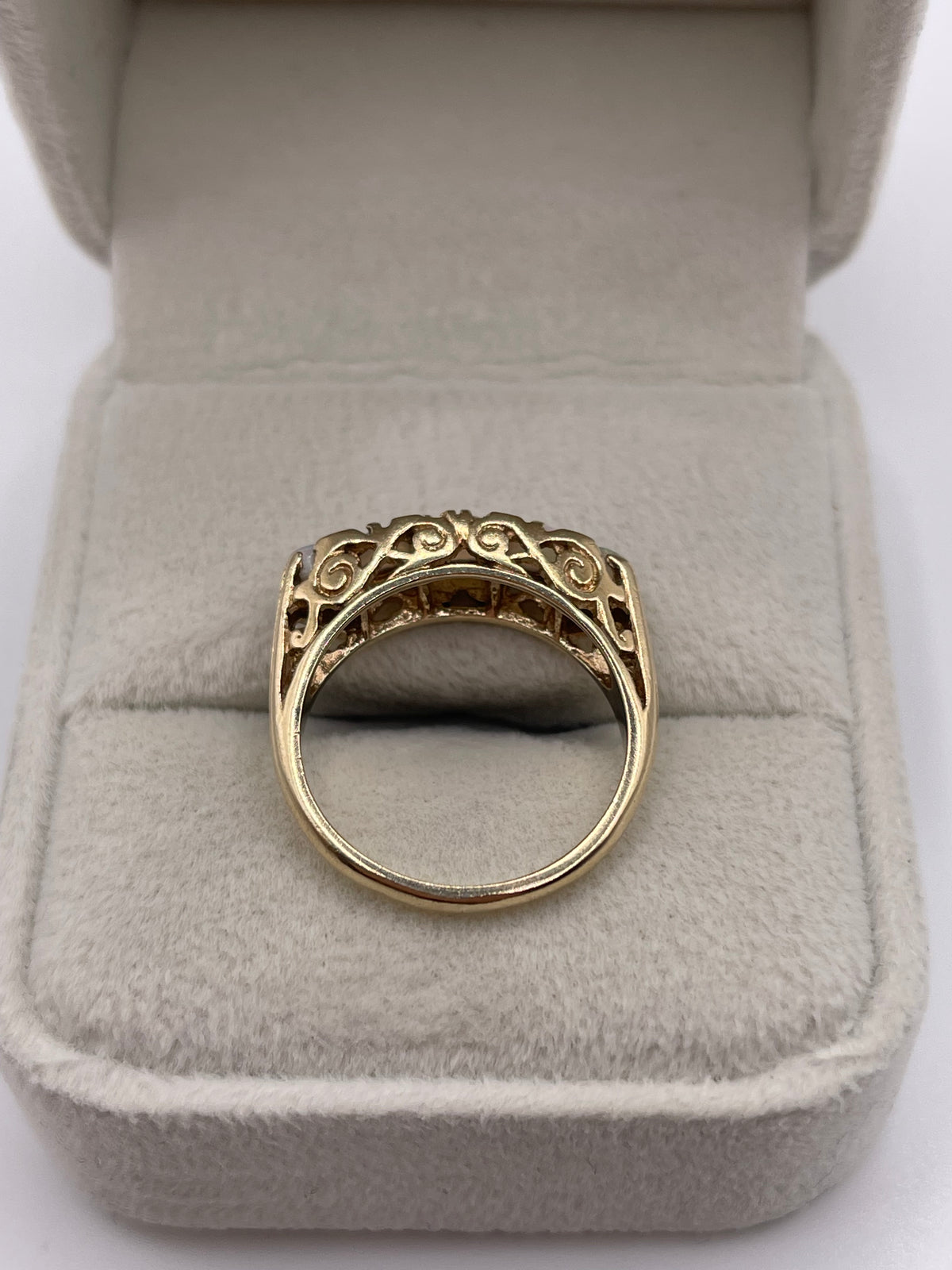 9ct gold opal ring