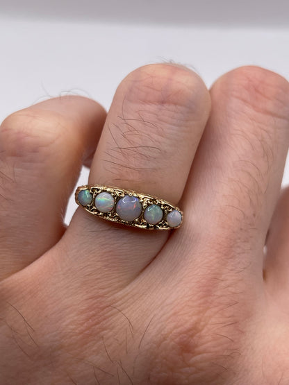 9ct gold opal ring