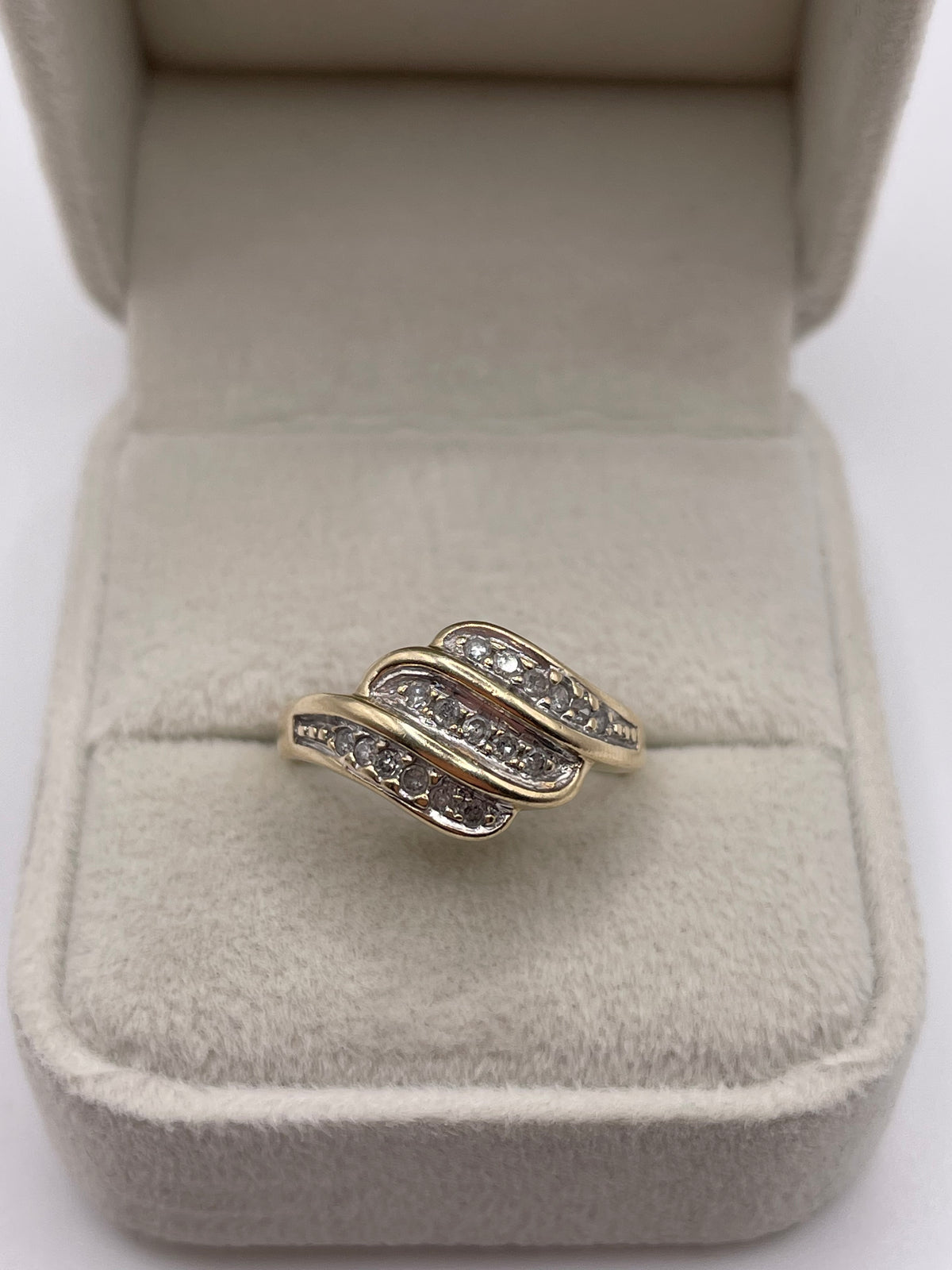 9ct gold diamond cluster ring