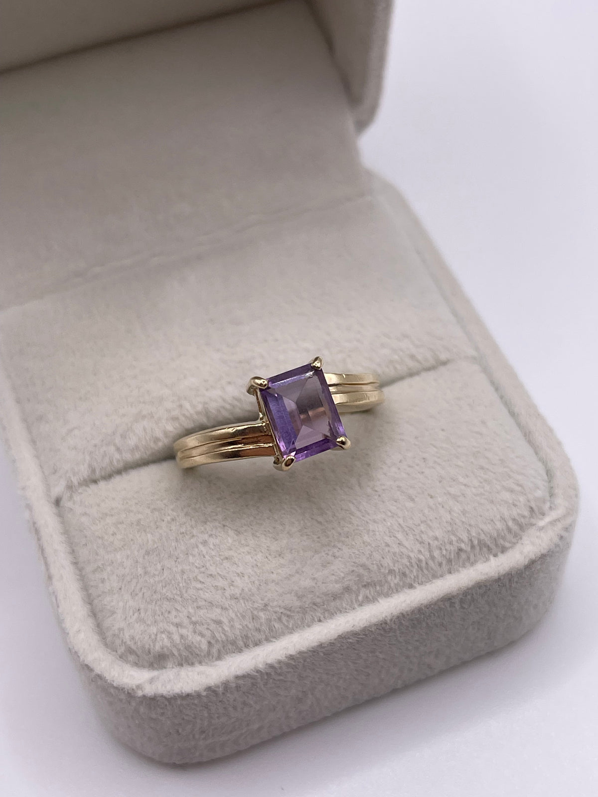 9ct gold amethyst ring