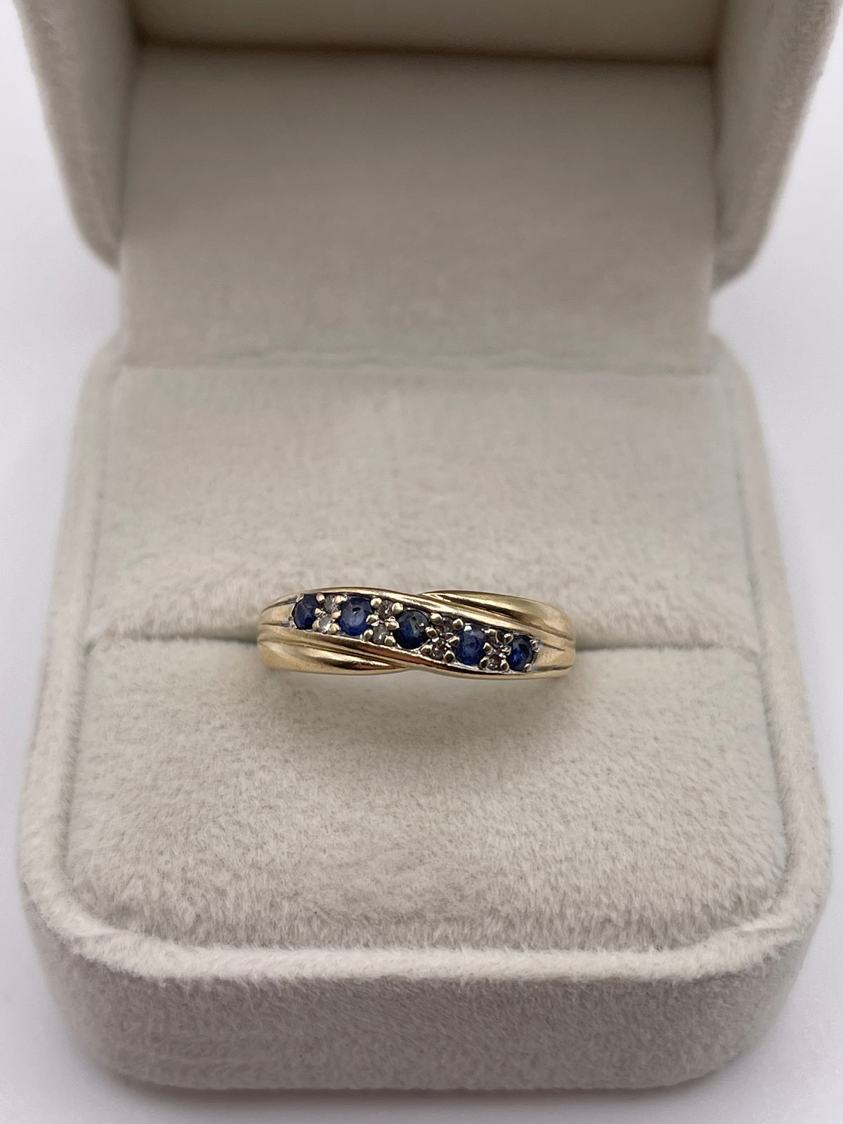 9ct gold sapphire and diamond ring