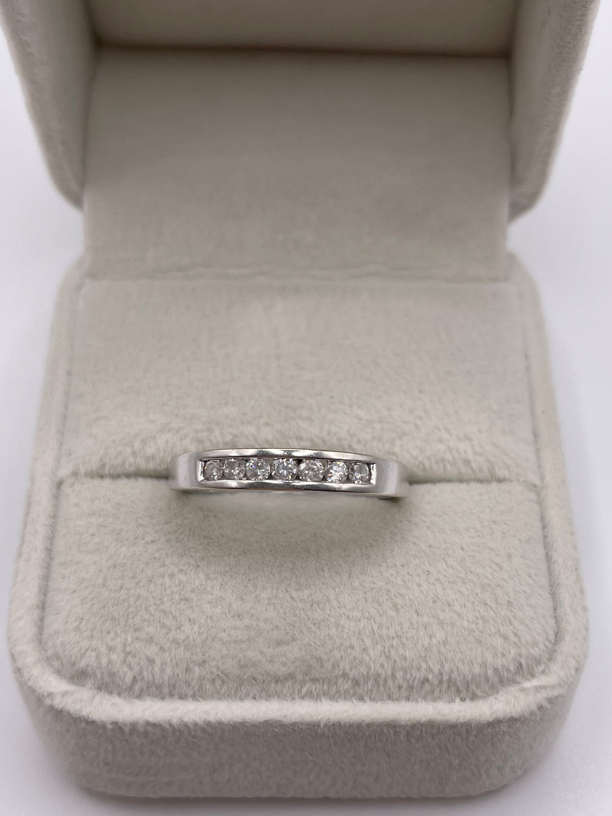 9ct white gold diamond ring