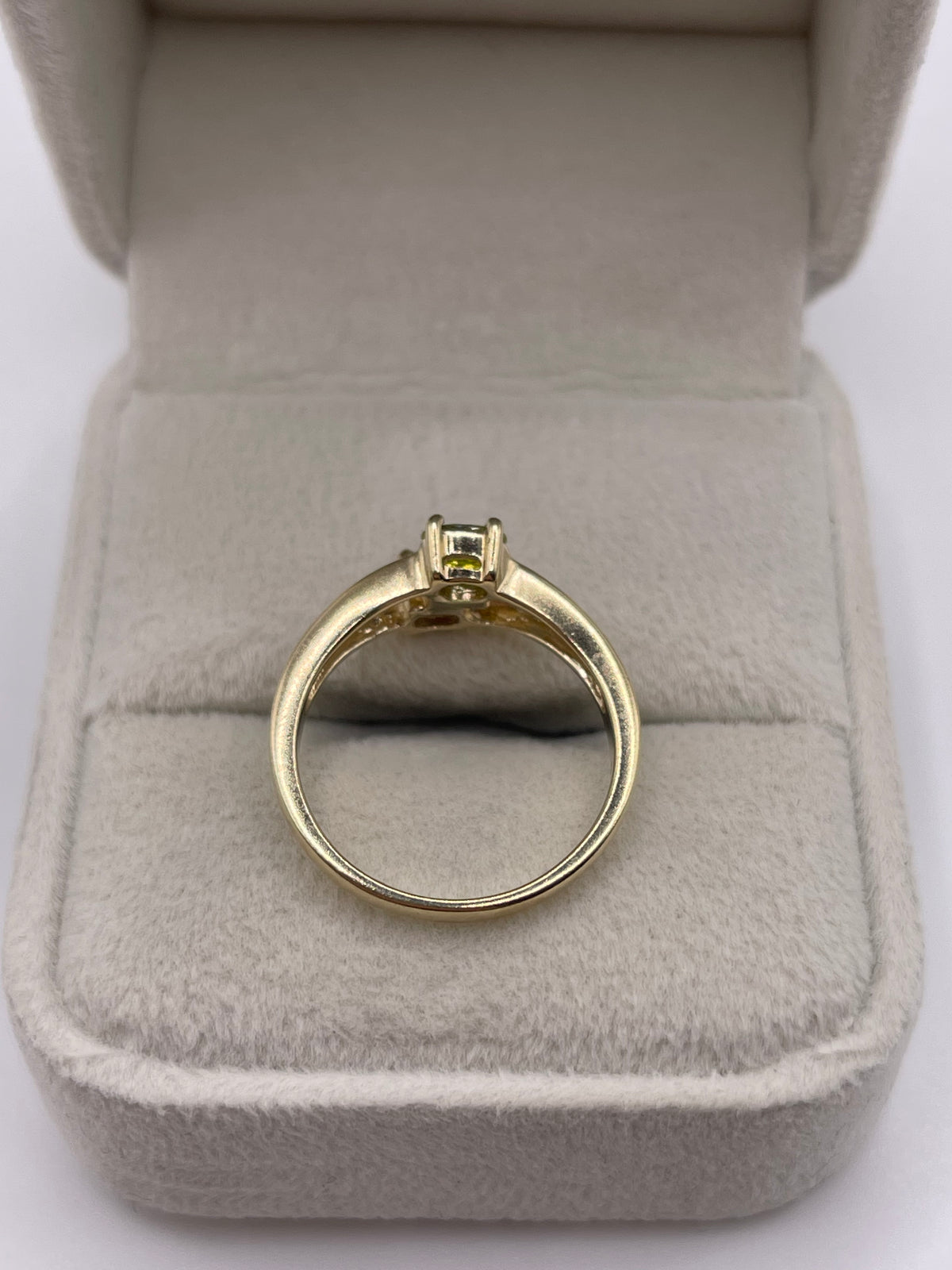 9ct gold quartz ring