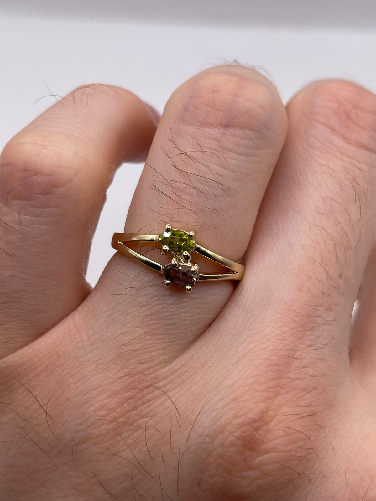 9ct gold quartz ring